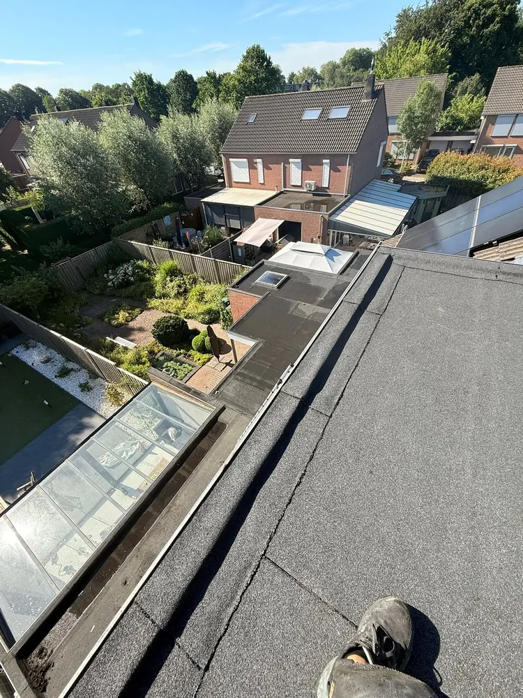Nieuwe dakbedekking op de dakkapel in Geleen, uitgevoerd door Adams Daktechniek