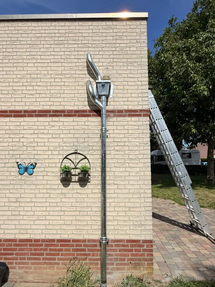 Nieuwe hemelwaterafvoer in Born, uitgevoerd door Adams Daktechniek